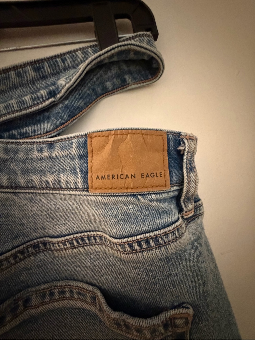 American Eagle Outfitters Light Wash Blue Women’s Relaxed Jeans
